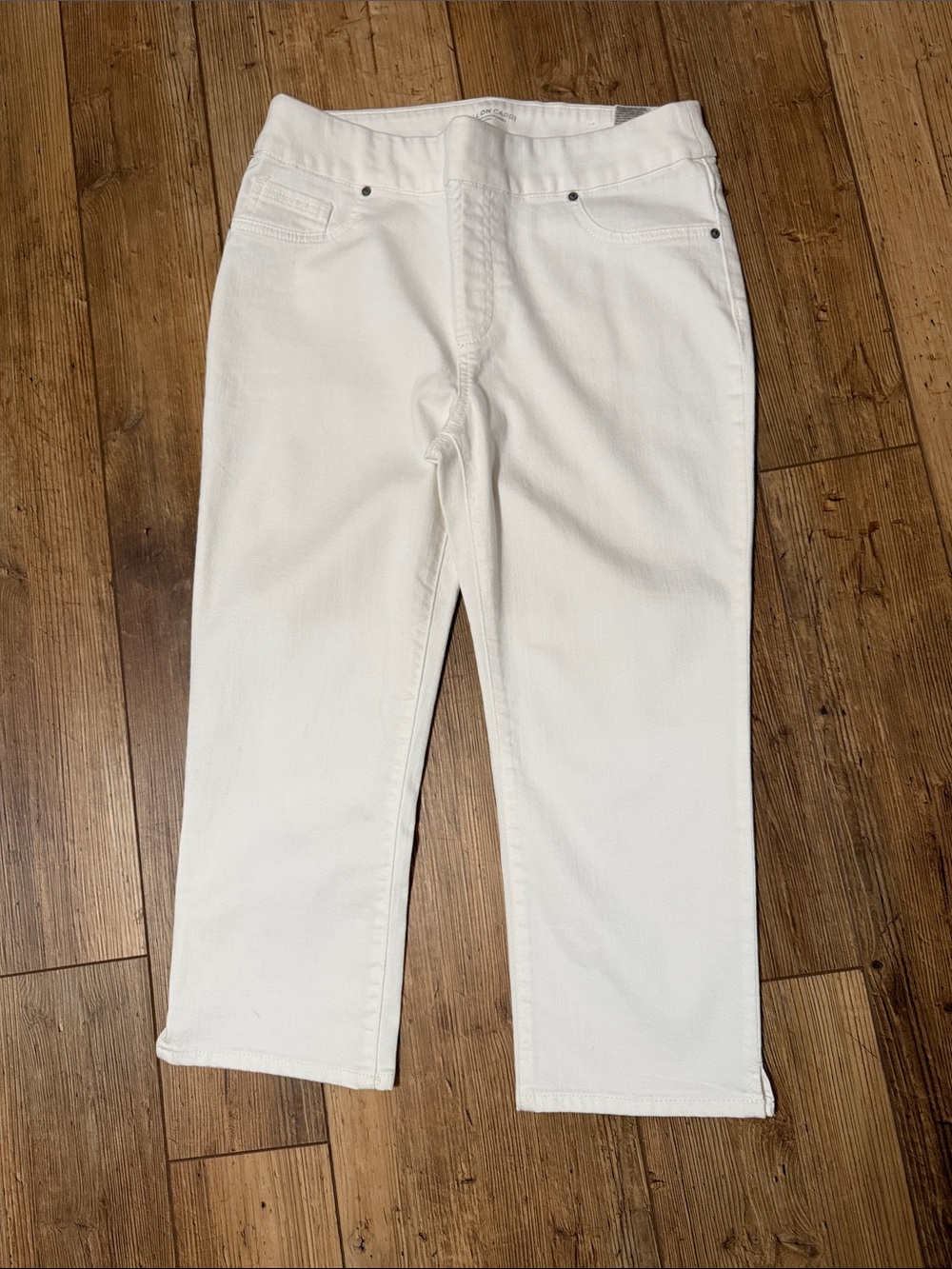 Chico's Pull On Capri White Jeans